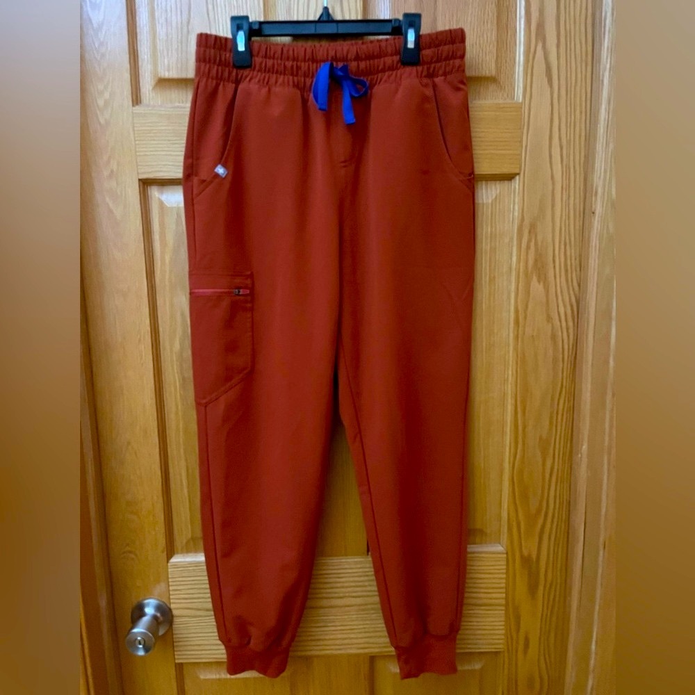 Figs Bundle of 5 High Waisted Zamora Joggers Scrub Pants - Picture 5 of 6